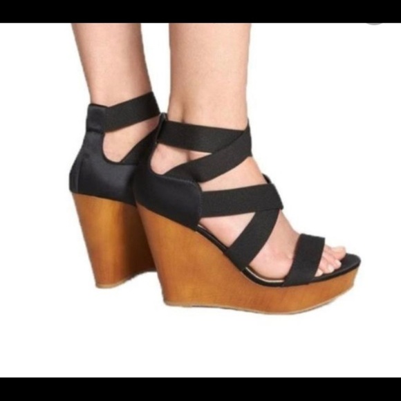 Steve Madden Black Val Strappy Platform Wedges Size 8M. - Picture 1 of 7